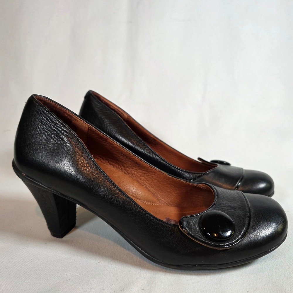 KENNETH COLE Gentle Souls Black Leather 7.5M Pumps Button Round Toe Office Core